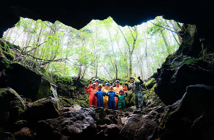 樹海洞窟探検ツアーの写真